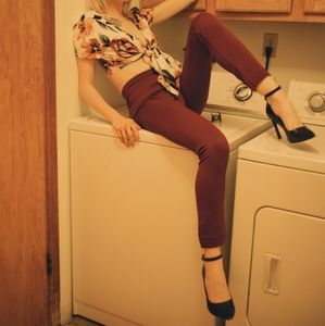 BURGUNDY FLEECE LEGGINGS NWT - One Size Fits Most